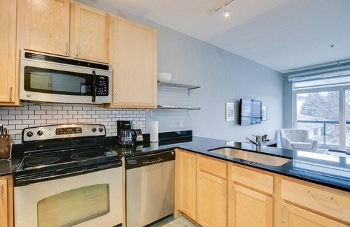 Prospect Park Apartment | University Retreat + Amenitized Building