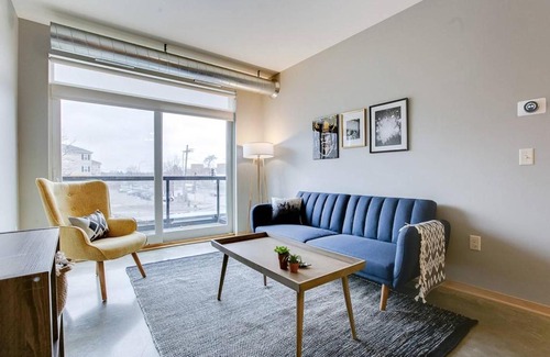 Prospect Park Apartment | University Sanctuary + Gym