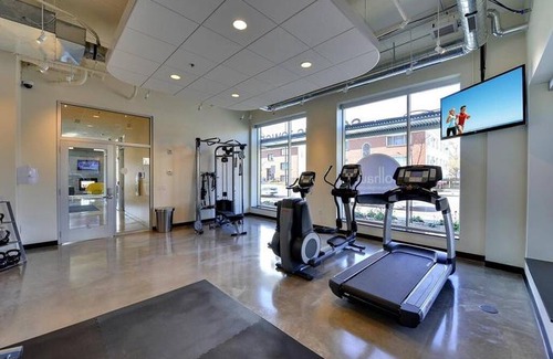 Prospect Park Apartment | University Sanctuary + Gym