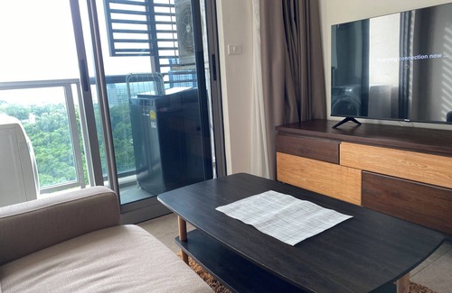 Pratumnak Hill Apartment | Unixx condo beach view with balcony near walking street