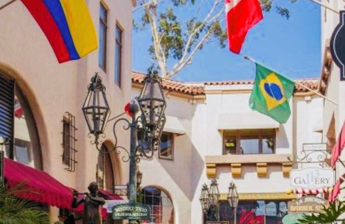 Lower State Apartment | Unplugged Retreat Rare Gem in Heart of Prime Location /LifeChanging