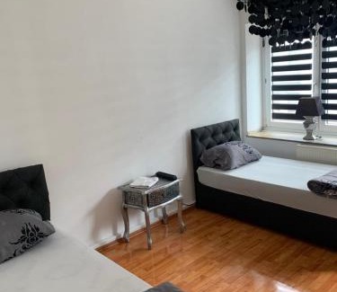 Oberhausen Apartment | Unterkunft Ferienwohnung Mara Oberhausen