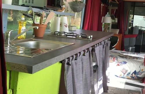 Roanne House | Unusual 4-person accommodation with swimming pool