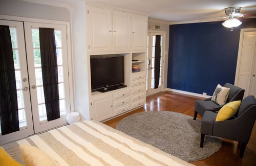 Greenwood House | Unwind and de-stress. Relaxing, private modern farmhouse style suite