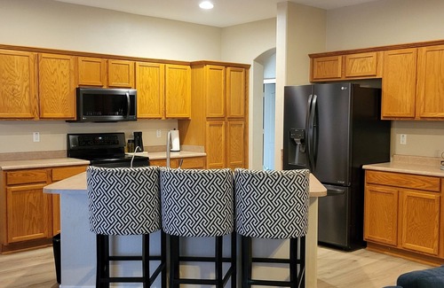 Surprise Farms House | Unwind at Sunrise Serenity in Surprise