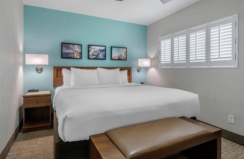 Jekyll Island House | Unwind in a Spacious Suite Near the Ocean's Edge | Free Parking & Breakfast!
