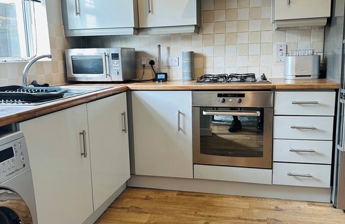 Corby House | Unwind in Style: Your Home Away From Home in Corby