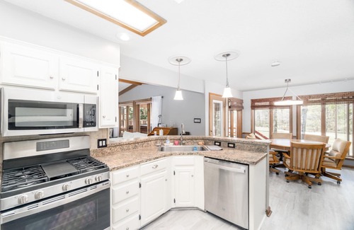 Hot Springs Village House | Up To Par! Right on the Golf Course