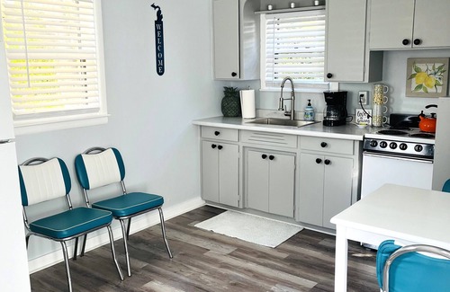 Houghton Lake Cottage | Updated 1-bedroom cottage with WiFi in Houghton Lake by the Lake and Golf Course