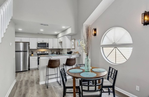 Northeast Pensacola Condo | Updated 2 bed/2 bath Condo-Great, Central Location