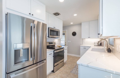 Monona House | Updated 3 bed + office ranch home close to Downtown Madison