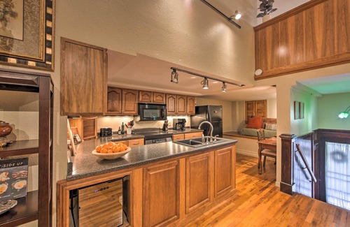 Marshall Apartment | Updated Apartment in Historic Dtwn Marshall!