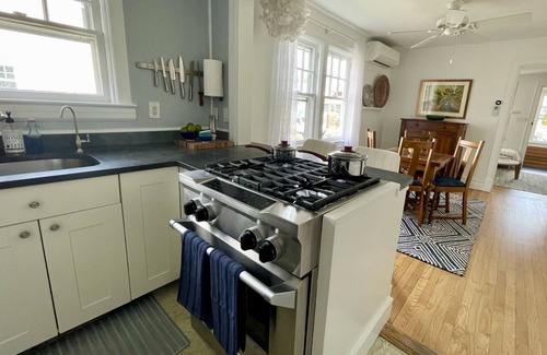 Lake Como House | Updated, Beachy Four-Bedroom Home 0.6 Miles to Beach