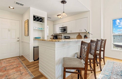 Manteo Condo | Updated Buccaneer Village 526 | Pet Friendly | Canal Front