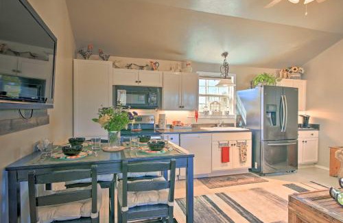 Fredericksburg House | Updated Cabin with Fire Pit - 1 Mile From Downtown!