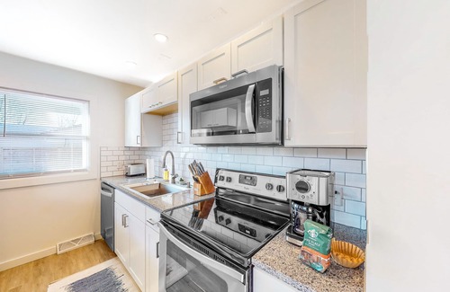 Simonton Lake House | Updated charmer with a well-equipped kitchen