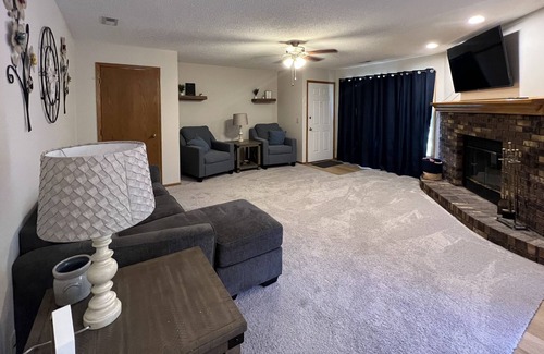 Urbandale Condo | Updated Condo close to downtown and west des moines