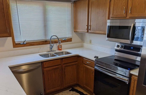 Urbandale Condo | Updated Condo close to downtown and west des moines