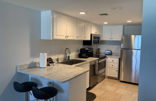 Sunnyside Condo | Updated Condo in Midrise Building. Directly On Beach. Beautiful View!