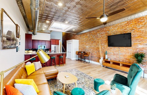 Muncie Condo | Updated condo in the heart of Historic District with patio, streaming, fast WiFi