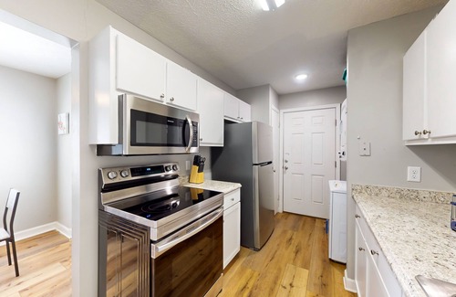 Panama City House | Updated home 3 blocks from the beach with private yard, AC, & W/D