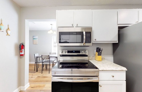 Panama City House | Updated home 3 blocks from the beach with private yard, AC, & W/D