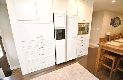 Harters Heights House | Updated home blocks from ND w/3 full baths (1015)