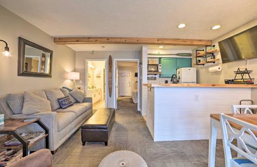 Onekama Apartment | Updated Onekama Resort Condo on Portage Lake!
