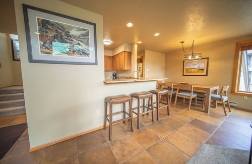 Keystone Condo | Updated Spacious 2BD/2BA, Views, Shuttle to Slopes