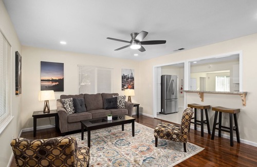 Fresno House | Upgraded 3B/2Bth w DinningR on Peaceful Street