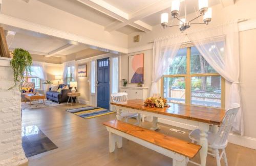 University District House | Upgraded Home with 5 BR 4 Bath 4 FREE gated parking space, Family,EV,RV friendly