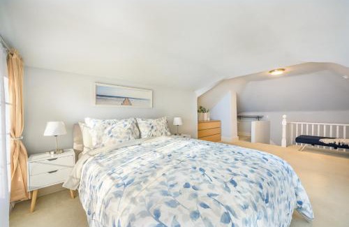 University District House | Upgraded Home with 5 BR 4 Bath 4 FREE gated parking space, Family,EV,RV friendly