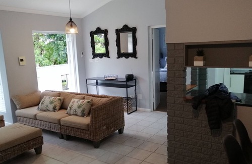 Durban North Cottage | Upmarket 2bedroom /2bathroom Cottage