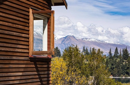 Queenstown City Centre House | Upper Gardens | 4 min walk to town | 2 min walk to the lakefront