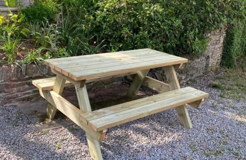 Risca East House | Upper Grippath Farm Holiday Cottages