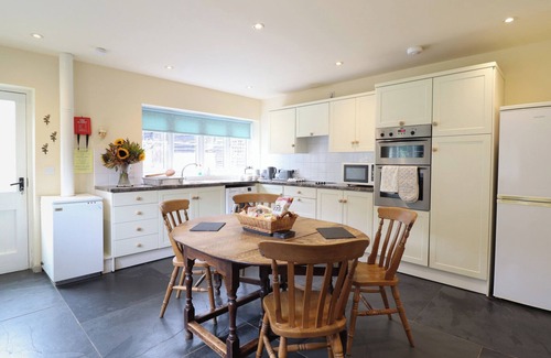 Kingswood House | UPPER PANDY FARM, pet friendly, with a garden in Welshpool