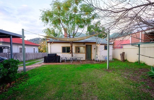 North Tamworth House | Upper Street Cottage