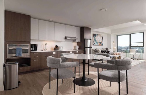 Central Square Apartment | Upscale 1BR near MIT Harvard with Parking!