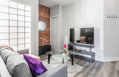 Central Hamilton Apartment | Upscale 1BR with King Bed - Boutique Apartment - PRIME Location!