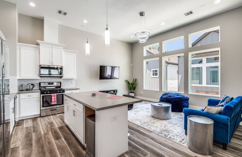 Spring Branch East House | Upscale 2 story home by the Galleria!