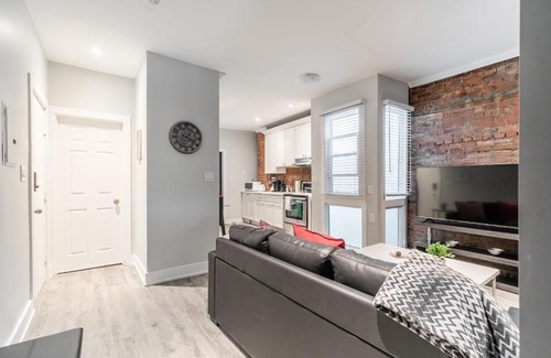 Central Hamilton Apartment | Upscale 2BR Apt - Prime Location w Netflix