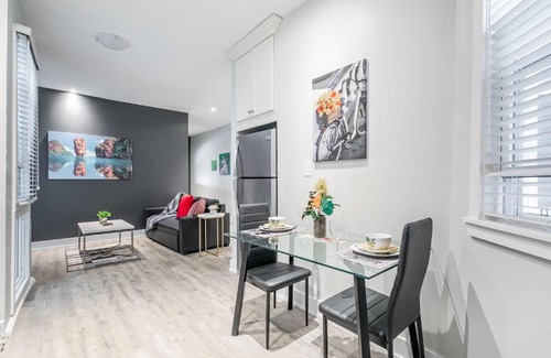 Central Hamilton Apartment | Upscale 2BR Apt - Prime Location w Netflix
