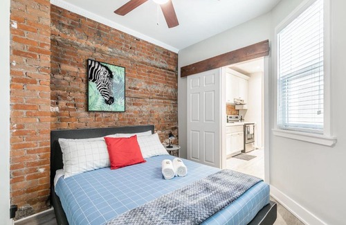 Central Hamilton Apartment | Upscale 2BR Apt - Prime Location w Netflix