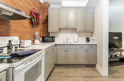 Central Hamilton Apartment | Upscale 2BR Apt with King Bed & Netflix