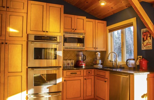 Shrewsbury House | Upscale 4 Season Killington/Okemo Retreat with Hot Tub