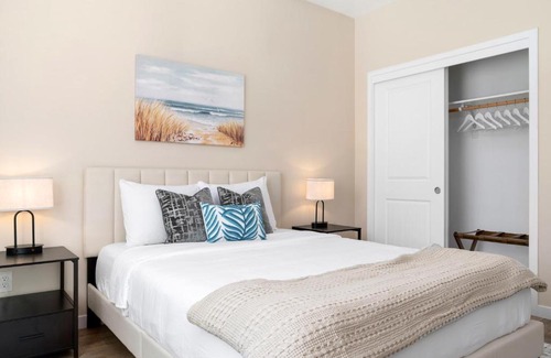 Sacramento Villa | Upscale and Charming 3 Bedroom Home with King Bed