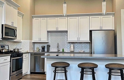 Spring Branch East House | Upscale brand new beautiful 3bedroom, 2 story home!