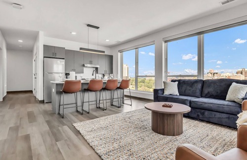 University Circle Apartment | Upscale & Charming ADA 2BR | Cleveland Clinic