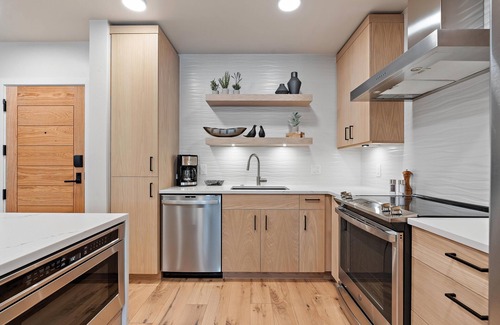 Tamarack Resort Condo | Upscale Condo|Plaza/Mountain views|PET FRIENDLY