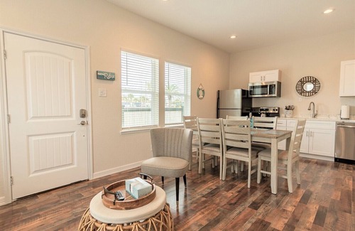 Galveston Condo | Upscale contemporary space with great views and great location!